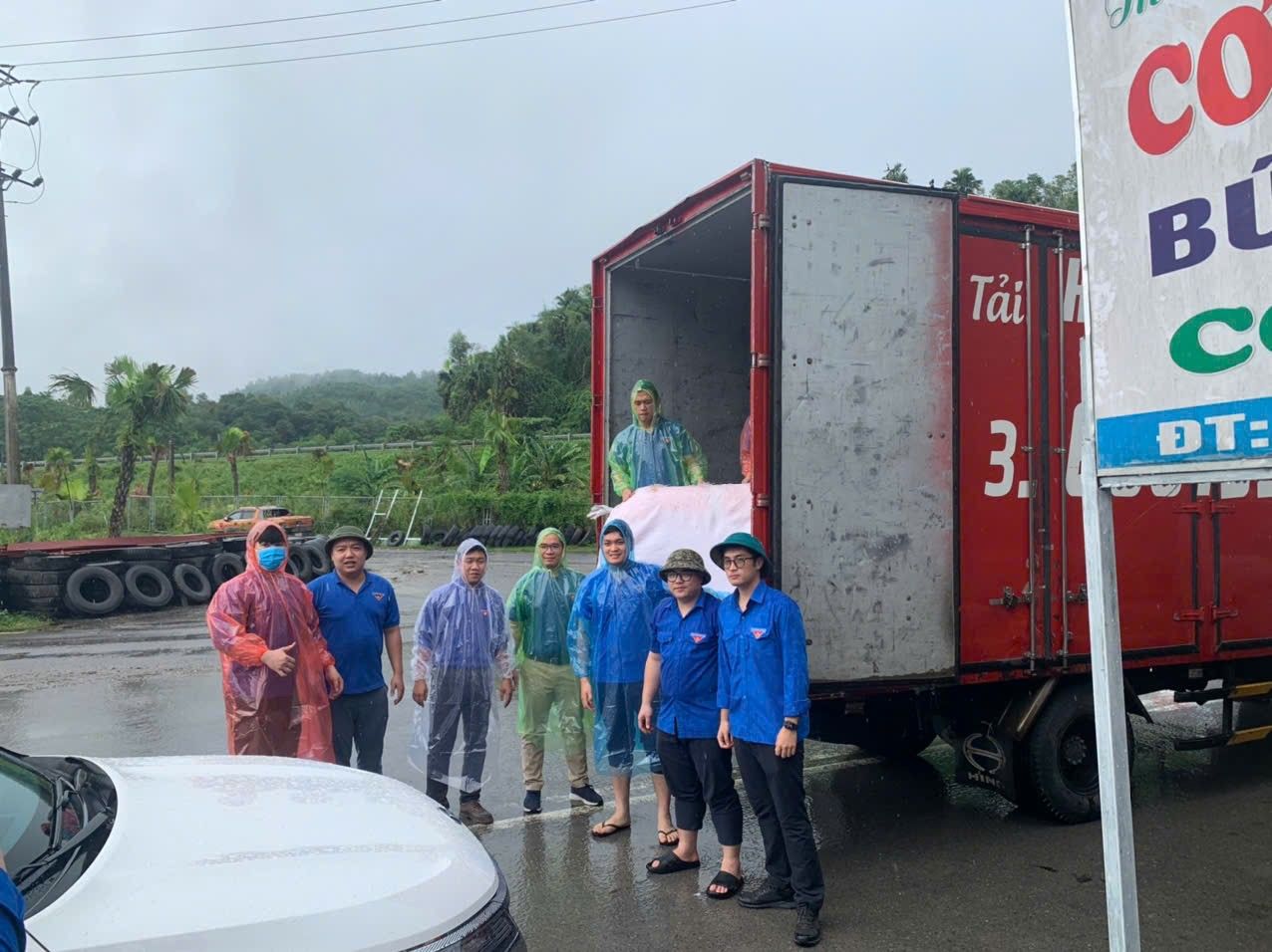 Taxi Tải Hải Phòng - Sẵn sàng vận chuyển hàng hóa liên tỉnh bất kể mưa bão