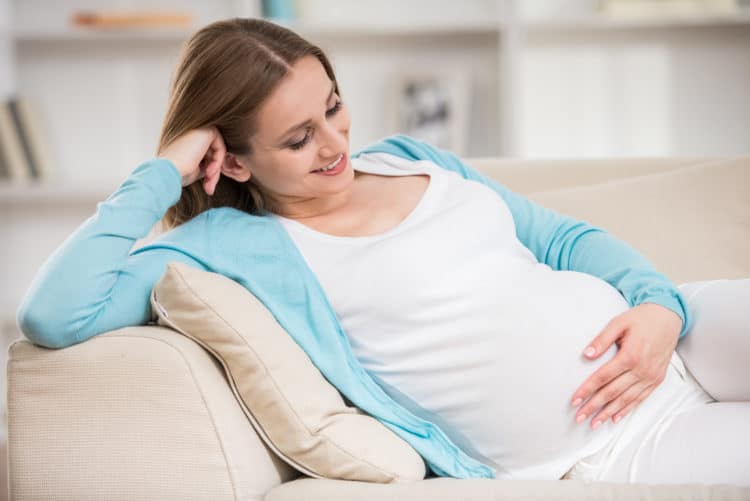 Không nên để người mang thai động vào việc gì trong nhà