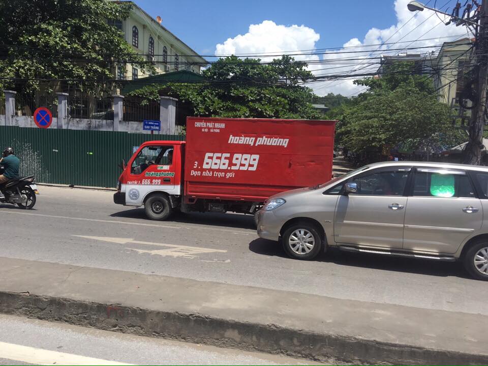 Taxi Tải Hoàng Phương sở hữu đội ngũ nhân viên tận tâm và giàu kinh nghiệm, đảm bảo mọi yêu cầu của khách hàng