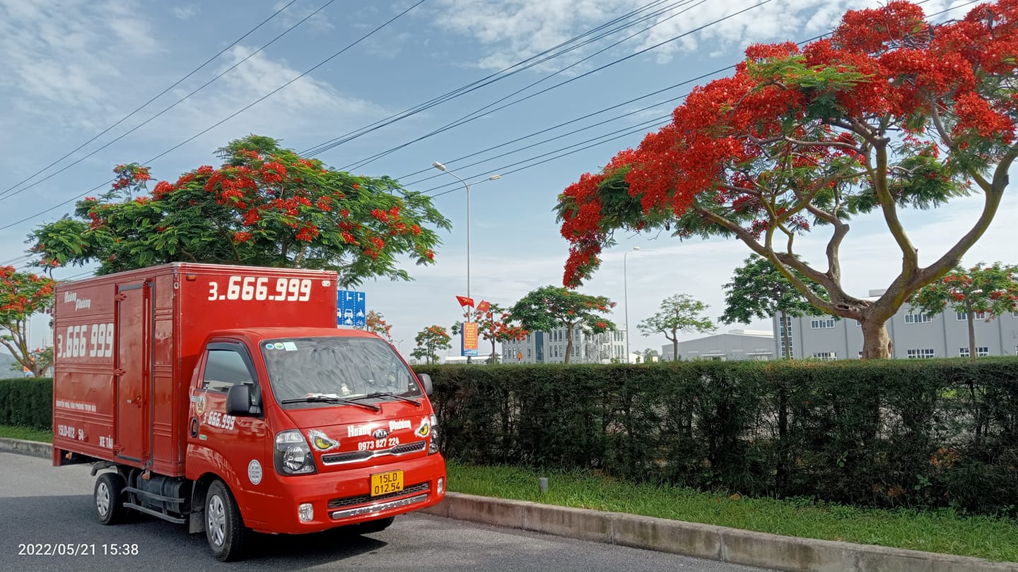 Hỗ trợ doanh nghiệp vận chuyển số lượng lớn hàng Tết như: bánh kẹo, thực phẩm, quà Tết… 